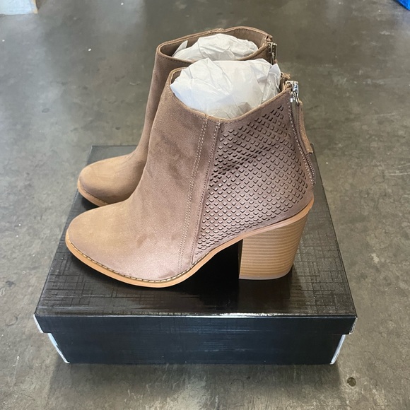 Bootie - Picture 5 of 5